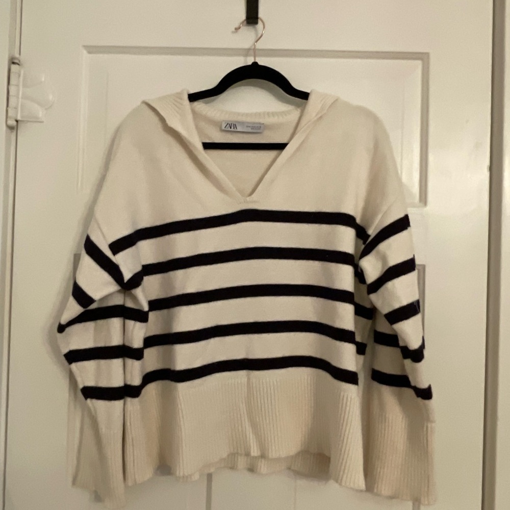 Zara Women's Striped Sweater - Black and White
